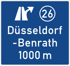 Advance direction sign on motorways